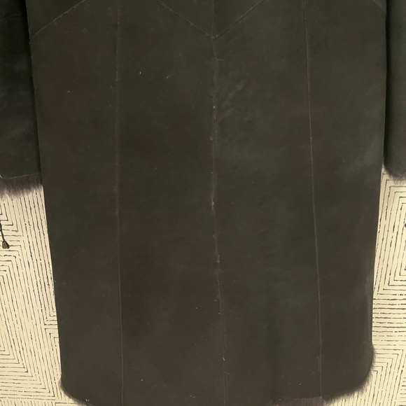 Luxurious Hooded Shearling -Genuine Vintage - Picture 9 of 16